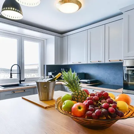 Re With Pool And Villa *