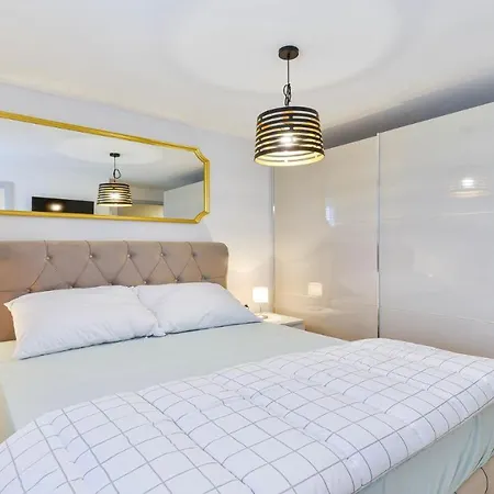 ヴィラ Re With Pool And *