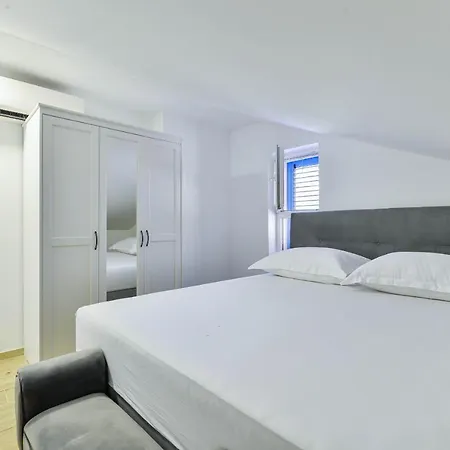 ヴィラ Re With Pool And Slivnica