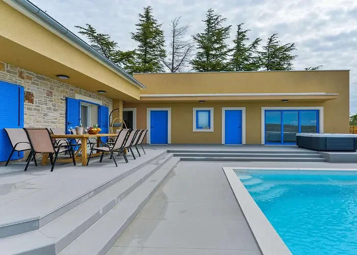 Re With Pool And