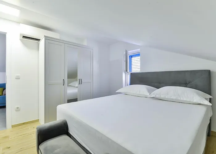 Villa Re With Pool And Slivnica