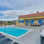 Re With Pool And Slivnica