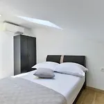 Villa Re With Pool And Slivnica